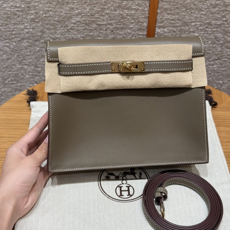 A bag leather Kelly Danse 22 cm at skin Swift