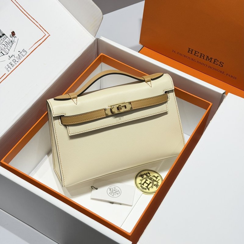 A bag leather Kelly Pochett Swift 22 cm