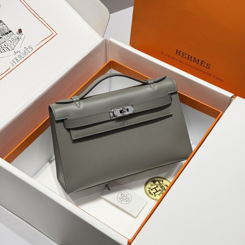 A bag leather Kelly Pochett Swift 22 cm