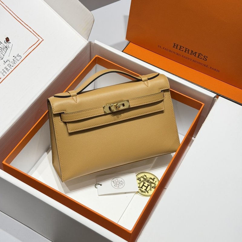 A bag leather Kelly Pochett Swift 22 cm