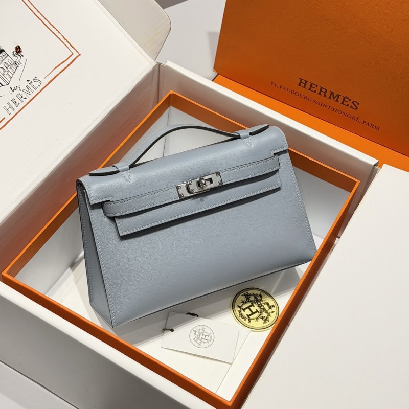 A bag leather Kelly Pochett Swift 22 cm