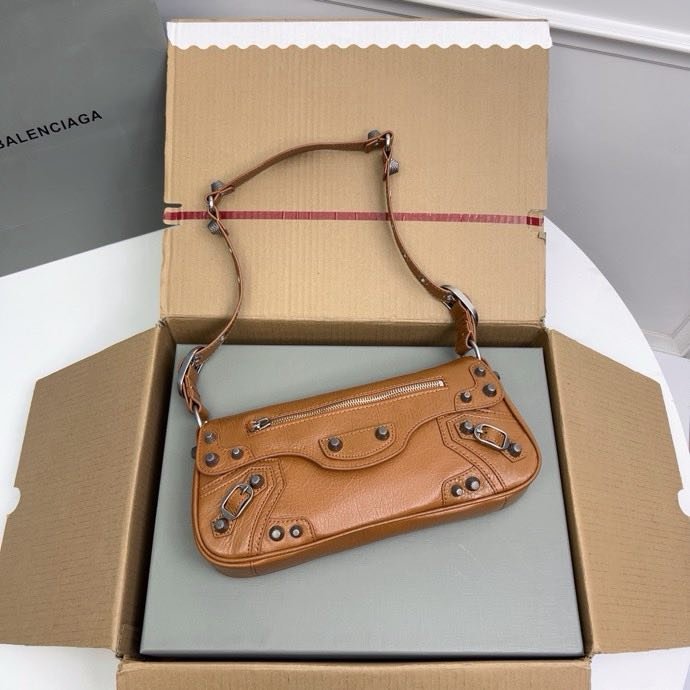 Сумка кожаная Le Cagole 30 см