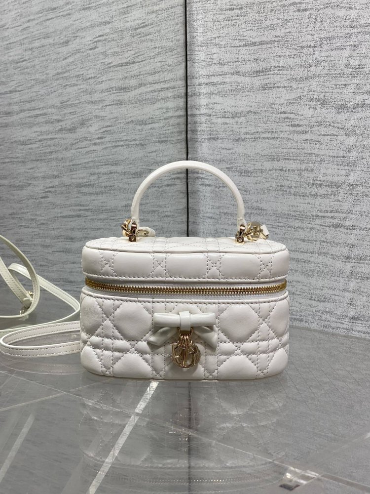 Сумка кожаная Mini Vanity 17 см