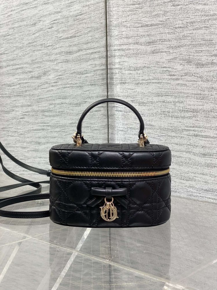 Сумка кожаная Mini Vanity 17 см