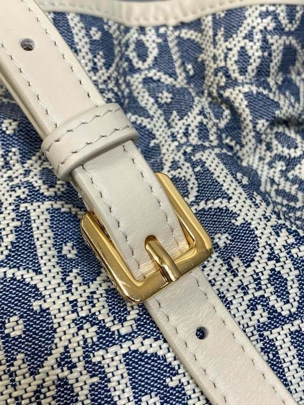 Сумка кожаная Miss Caro 16 см фото 6