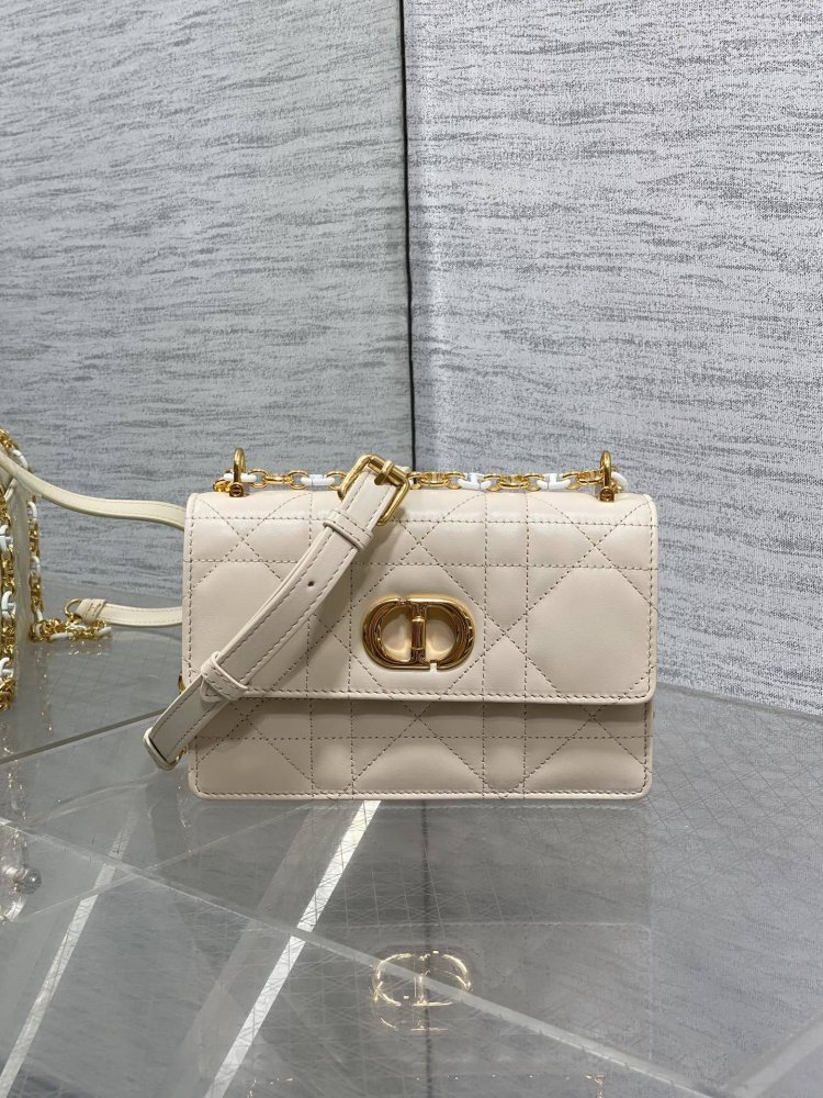 Сумка шкіряна Miss Caro 17 см