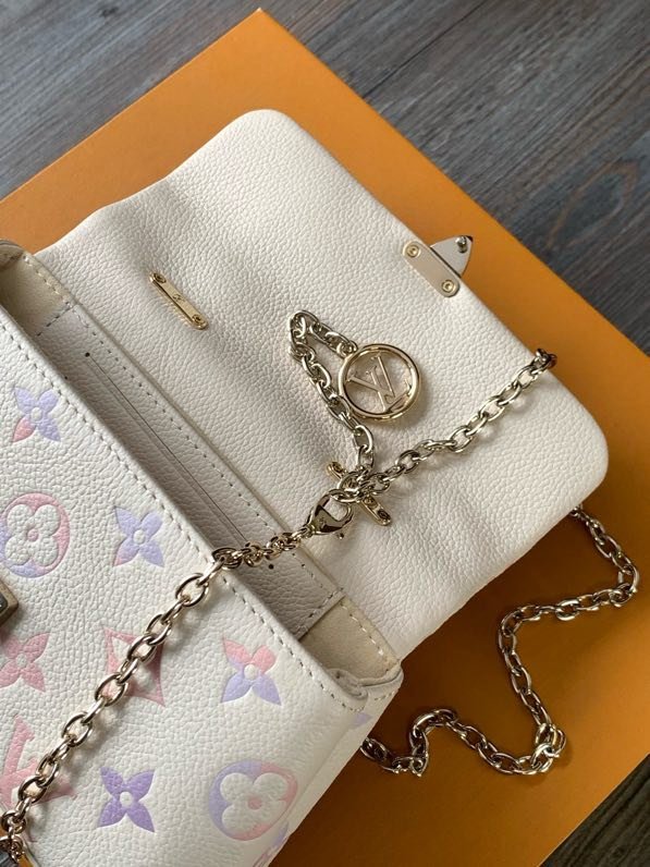 Сумка кожаная Nano Madeleine 21 см фото 3