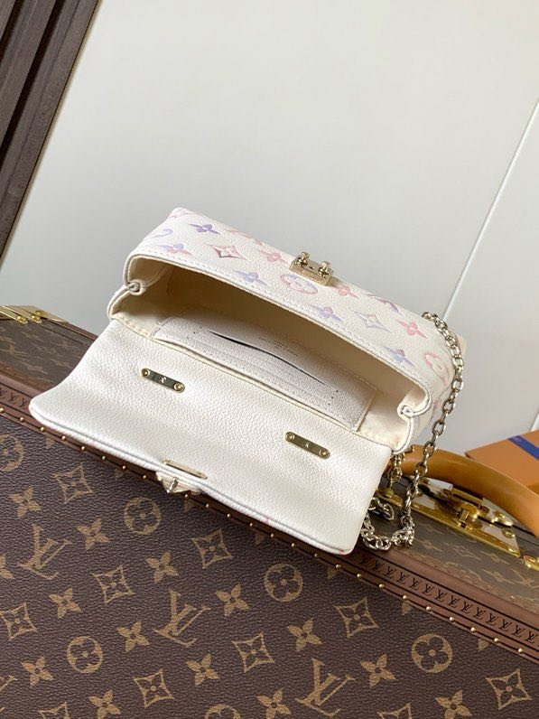 Сумка кожаная Nano Madeleine 21 см фото 5