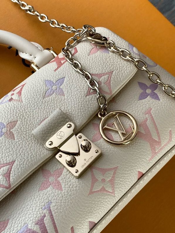 Сумка кожаная Nano Madeleine 21 см фото 8