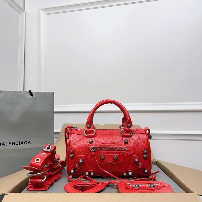 Сумка кожаная Neo Cagole 20 см