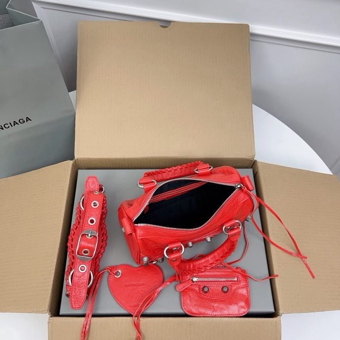 Сумка кожаная Neo Cagole 20 см фото 4