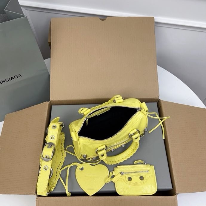 Сумка кожаная Neo Cagole 20 см фото 5