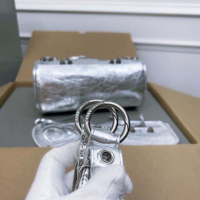 Сумка кожаная Neo Cagole 20 см фото 6