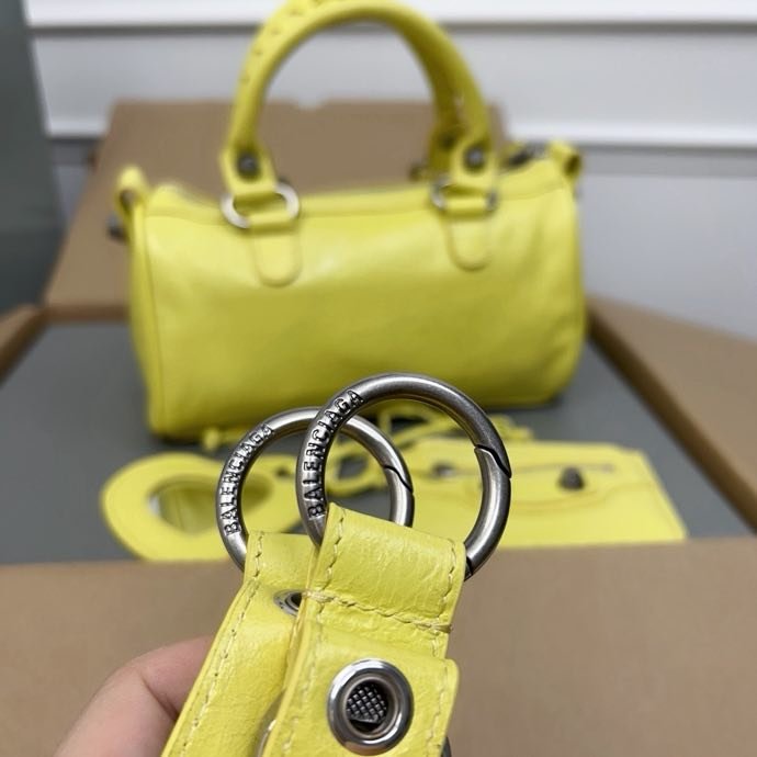 Сумка кожаная Neo Cagole 20 см фото 7