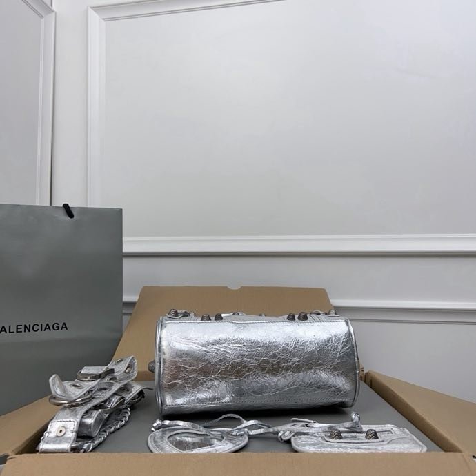 Сумка кожаная Neo Cagole 20 см фото 7