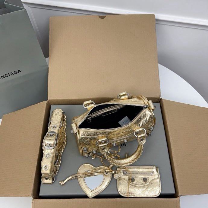 Сумка кожаная Neo Cagole 20 см фото 7