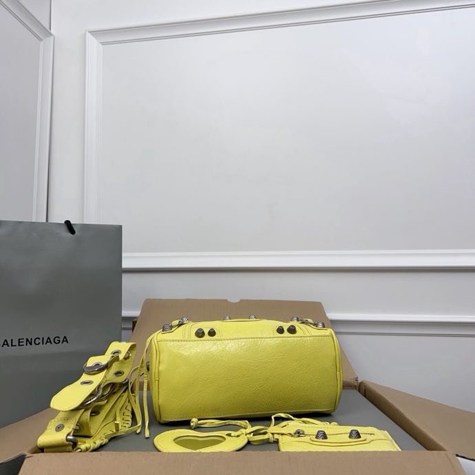 Сумка кожаная Neo Cagole 20 см фото 8