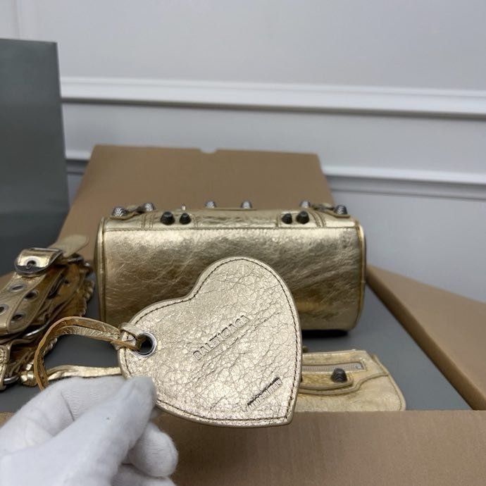 Сумка кожаная Neo Cagole 20 см фото 8