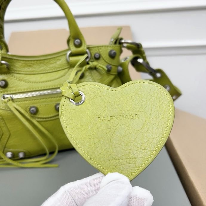 Сумка кожаная Neo Cagole 24 см фото 2