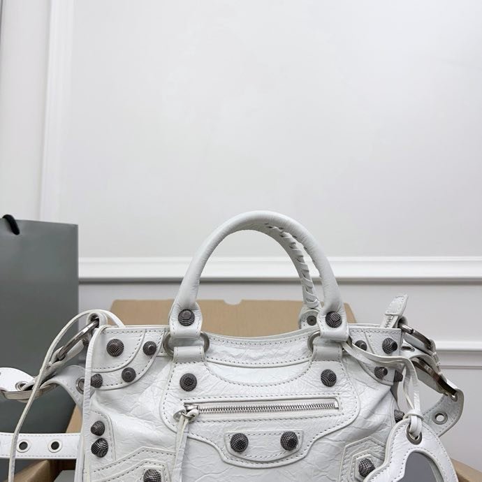 Сумка кожаная Neo Cagole 24 см фото 4