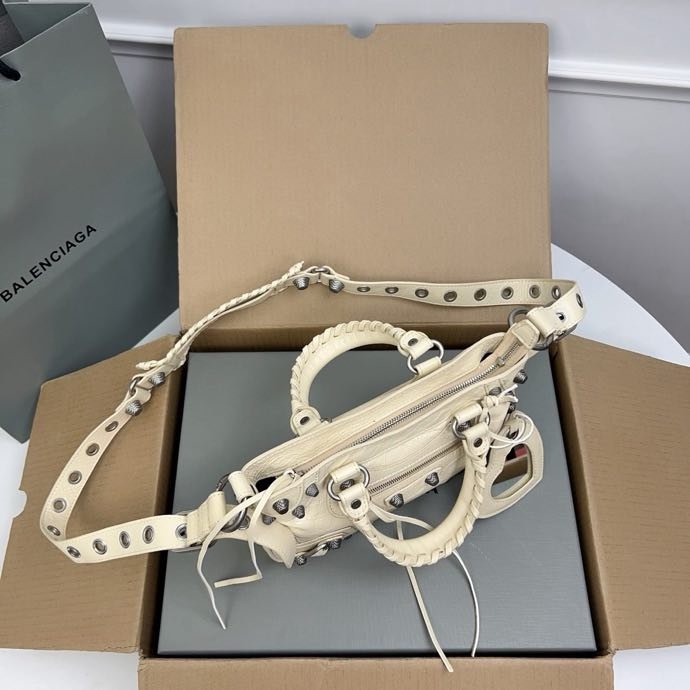 Сумка кожаная Neo Cagole 24 см фото 5