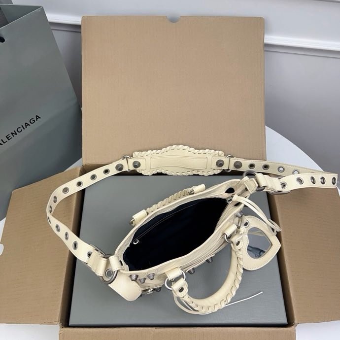 Сумка кожаная Neo Cagole 24 см фото 6