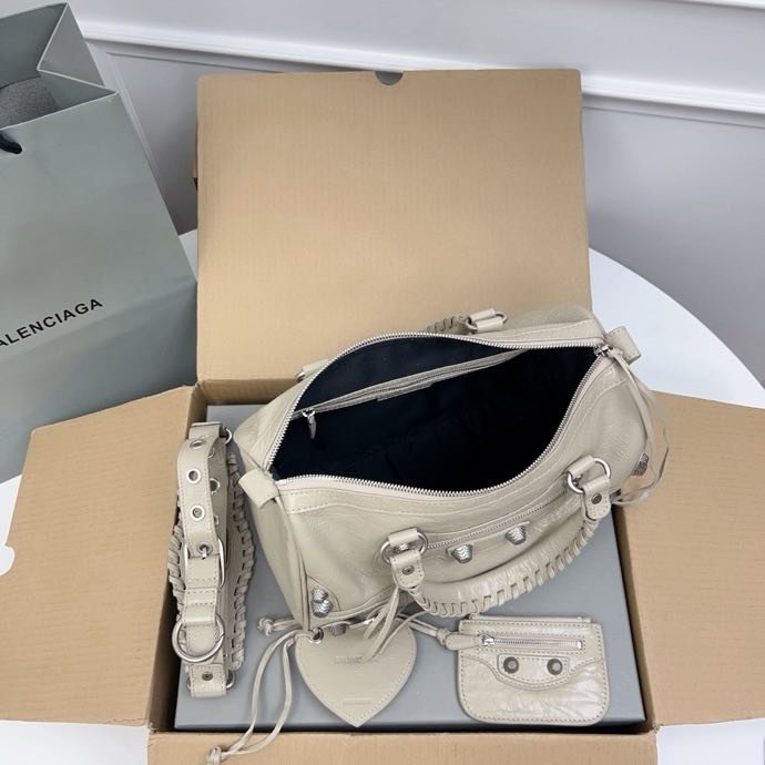 Сумка кожаная Neo Cagole 30 см фото 2