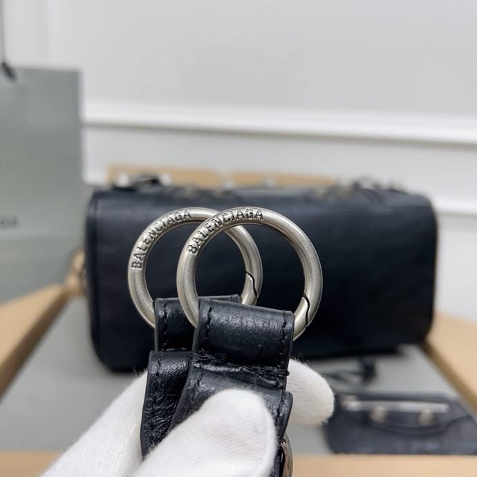 Сумка кожаная Neo Cagole 30 см фото 3