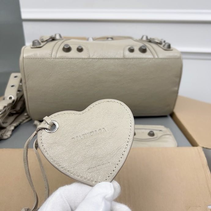 Сумка кожаная Neo Cagole 30 см фото 4