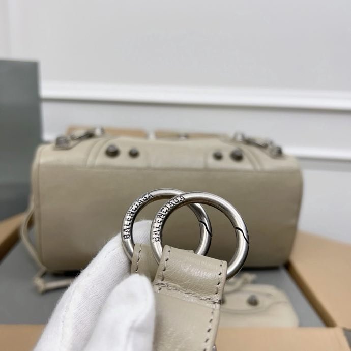 Сумка кожаная Neo Cagole 30 см фото 6