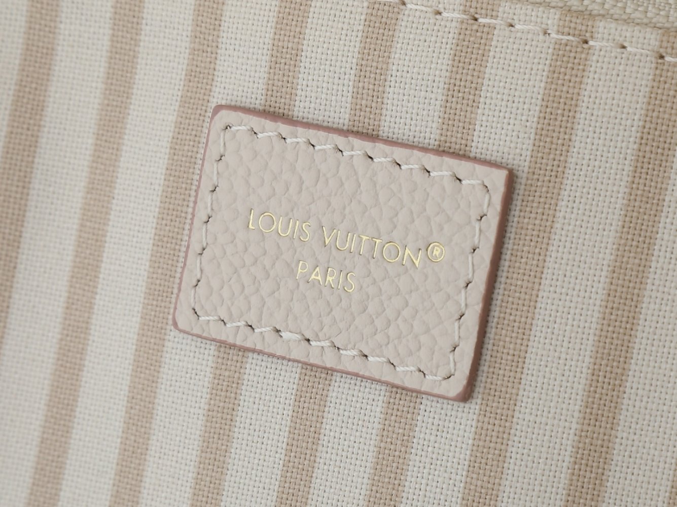 Сумка кожаная Neverfull MM 32 см фото 9