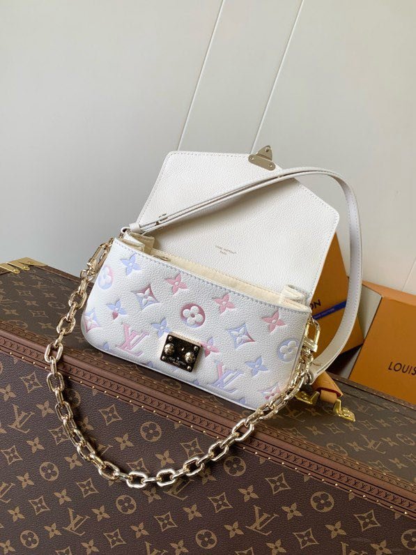 Сумка шкіряна Pochette Métis East West 21 см фото 5