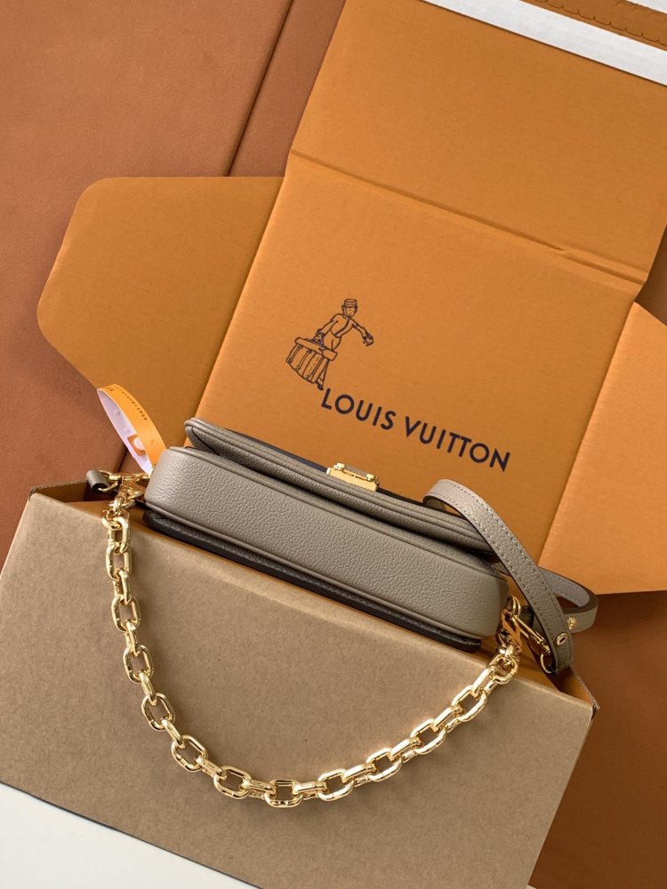 Сумка кожаная Pochette Metis East West 21 см фото 4