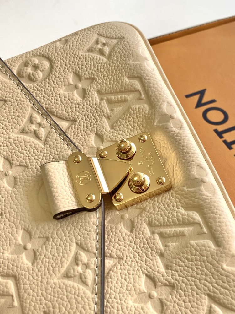 Сумка кожаная Pochette Metis East West 21 см фото 5