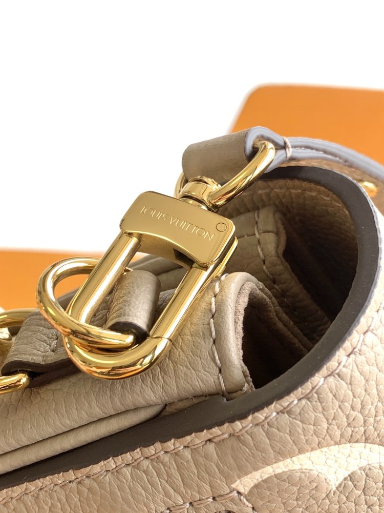 Сумка кожаная Pochette Metis East West 21 см фото 8