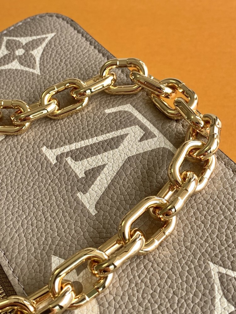 Сумка кожаная Pochette Metis East West 21 см фото 9