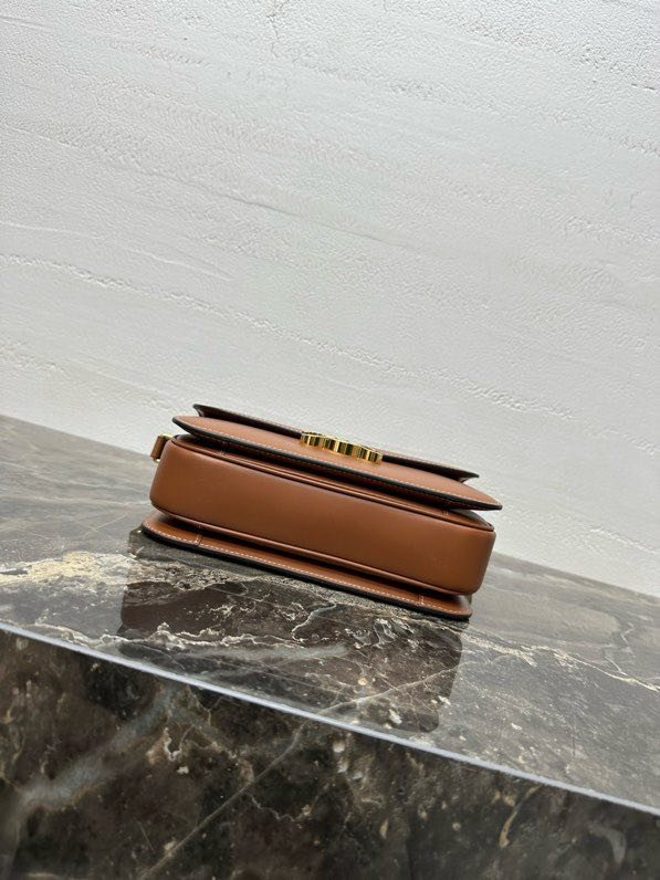 Сумка кожаная TRIOMPHE 22 см фото 2