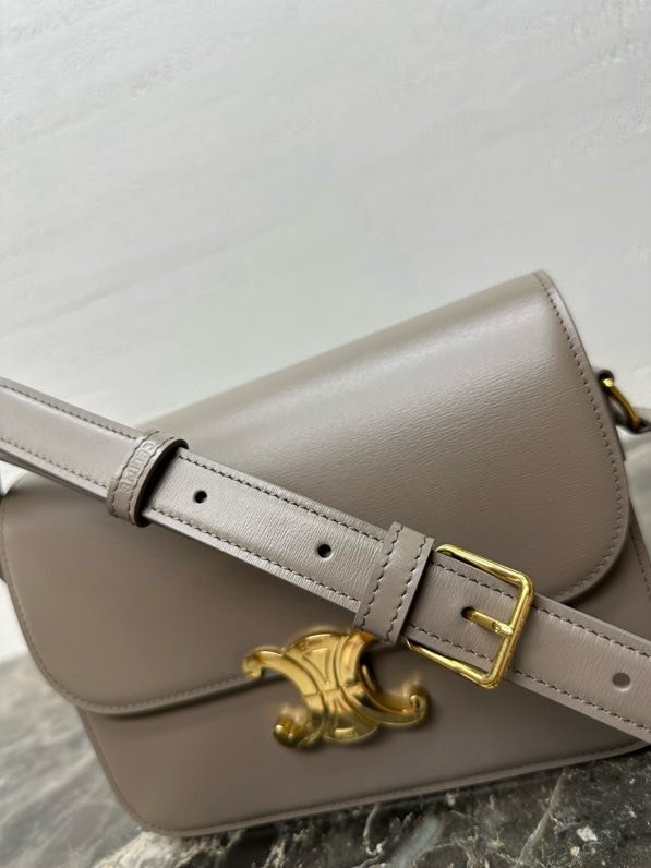 Сумка кожаная TRIOMPHE 22 см фото 2