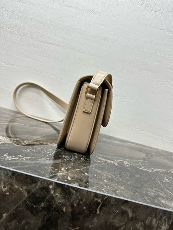 Сумка кожаная TRIOMPHE 22 см фото 3