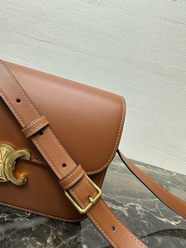 Сумка кожаная TRIOMPHE 22 см фото 4