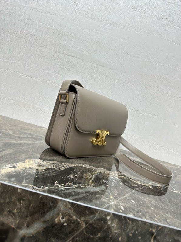 Сумка кожаная TRIOMPHE 22 см фото 4