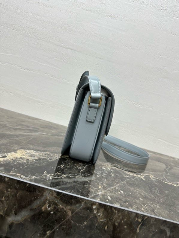 Сумка кожаная TRIOMPHE 22 см фото 4