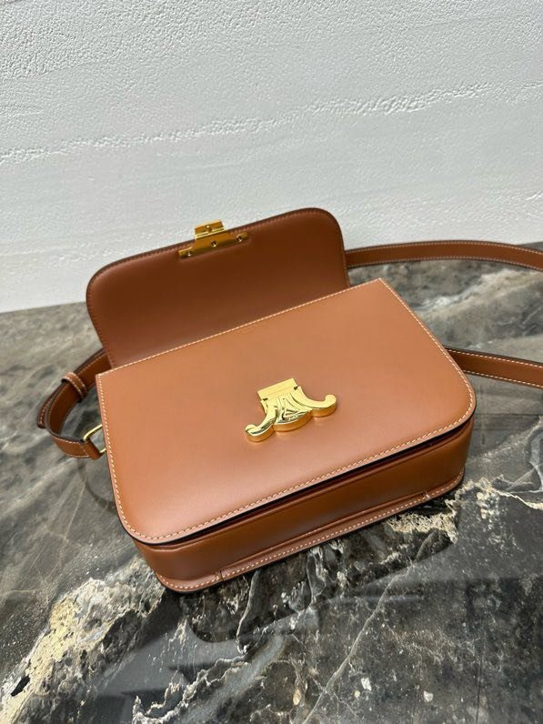 Сумка кожаная TRIOMPHE 22 см фото 5