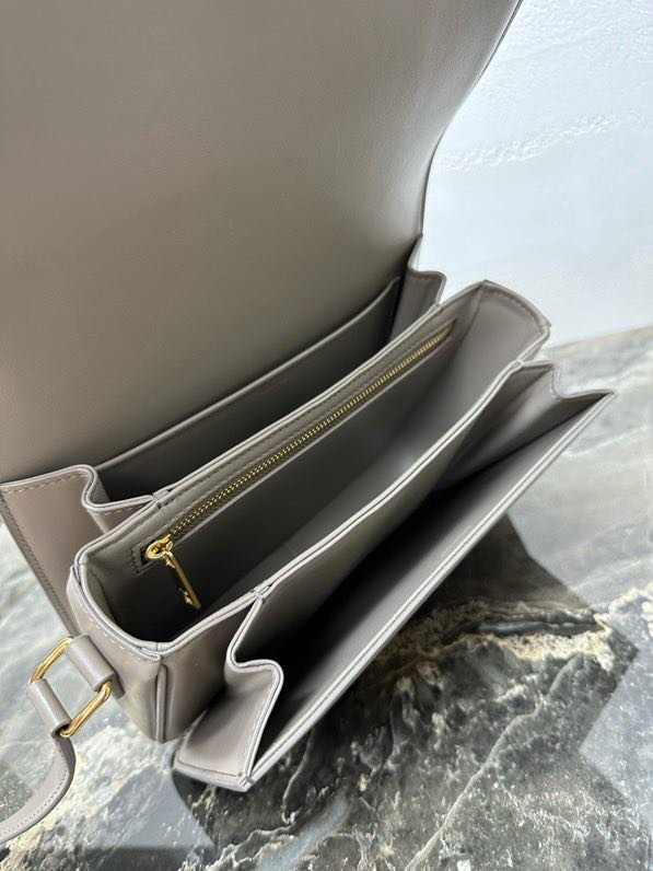 Сумка кожаная TRIOMPHE 22 см фото 5