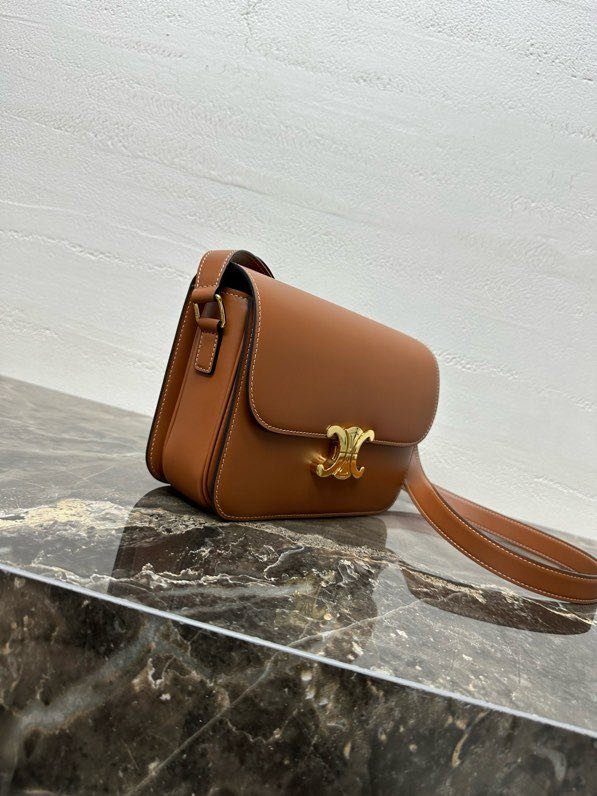 Сумка кожаная TRIOMPHE 22 см фото 6