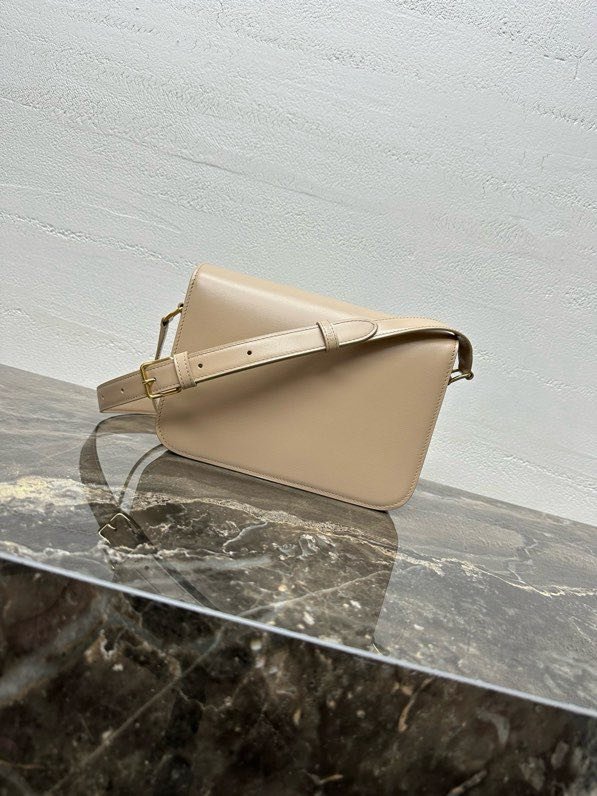 Сумка кожаная TRIOMPHE 22 см фото 7