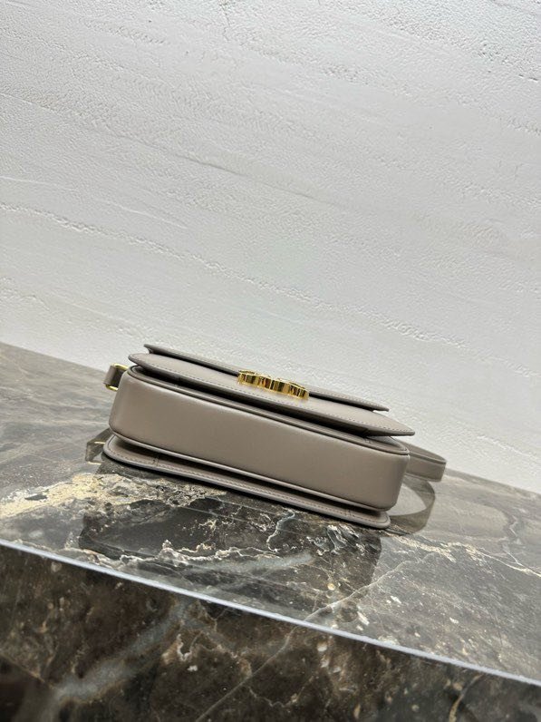 Сумка кожаная TRIOMPHE 22 см фото 8