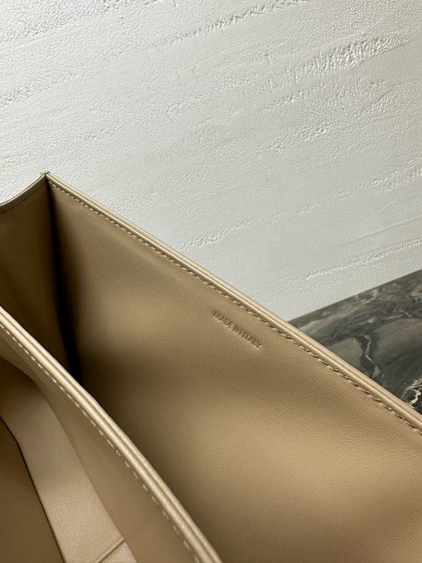 Сумка кожаная TRIOMPHE 22 см фото 9