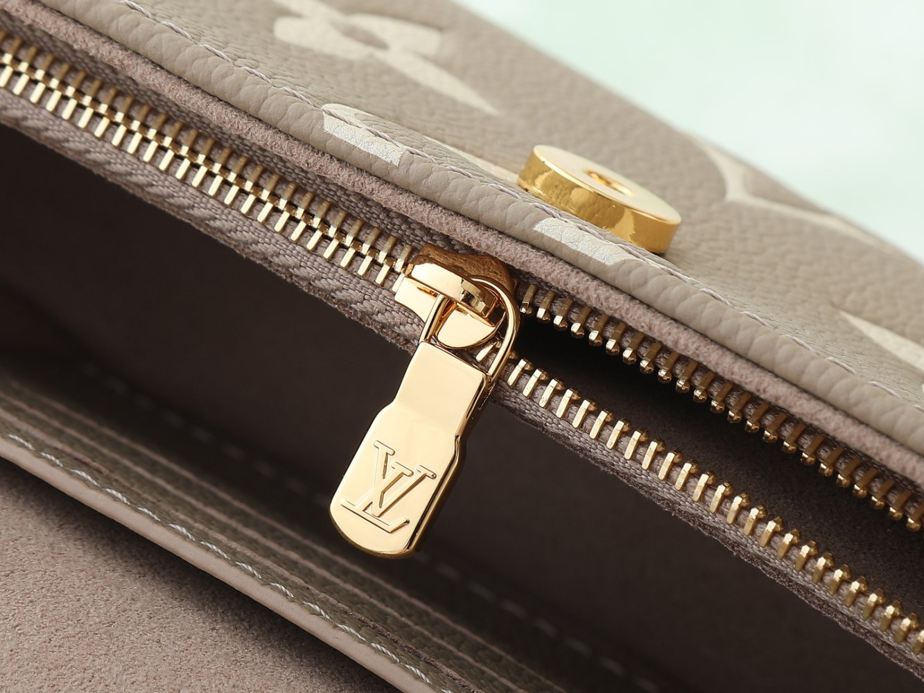 Сумка кожаная Wallet on Chain Ivy 23 см фото 10