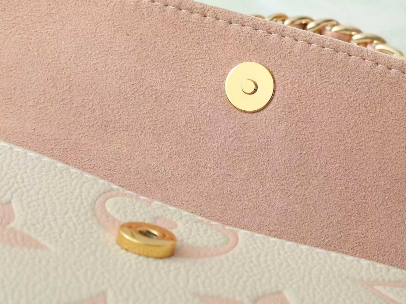 Сумка шкіряна Wallet on Chain Ivy 23 см фото 11